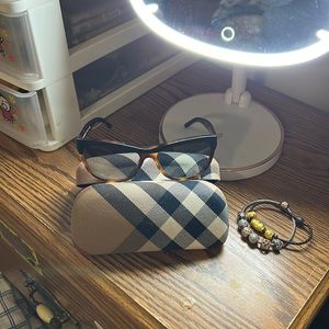 Burberry sun glasses